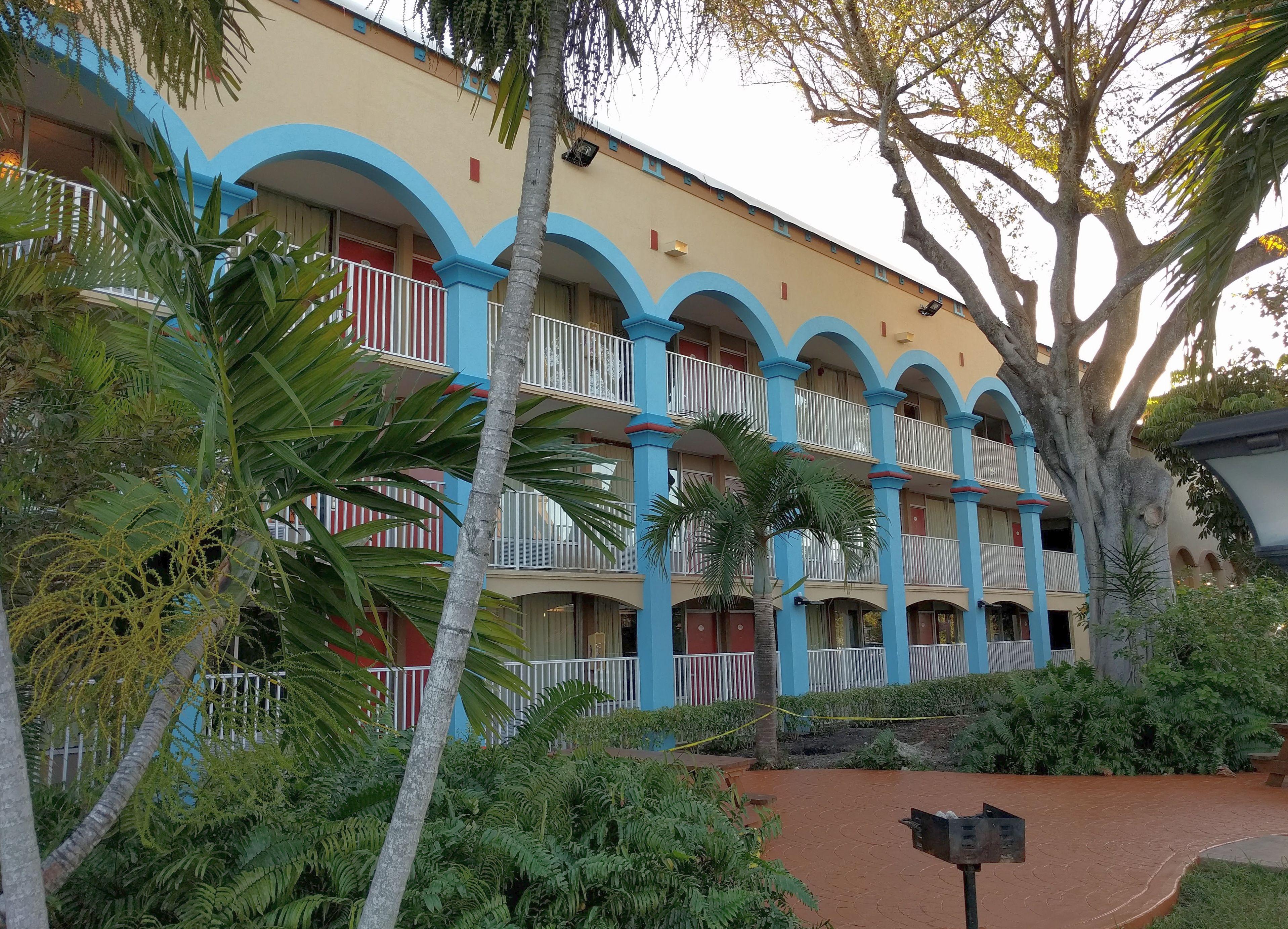 Red Carpet Inn Airport Fort Lauderdale Exterior photo