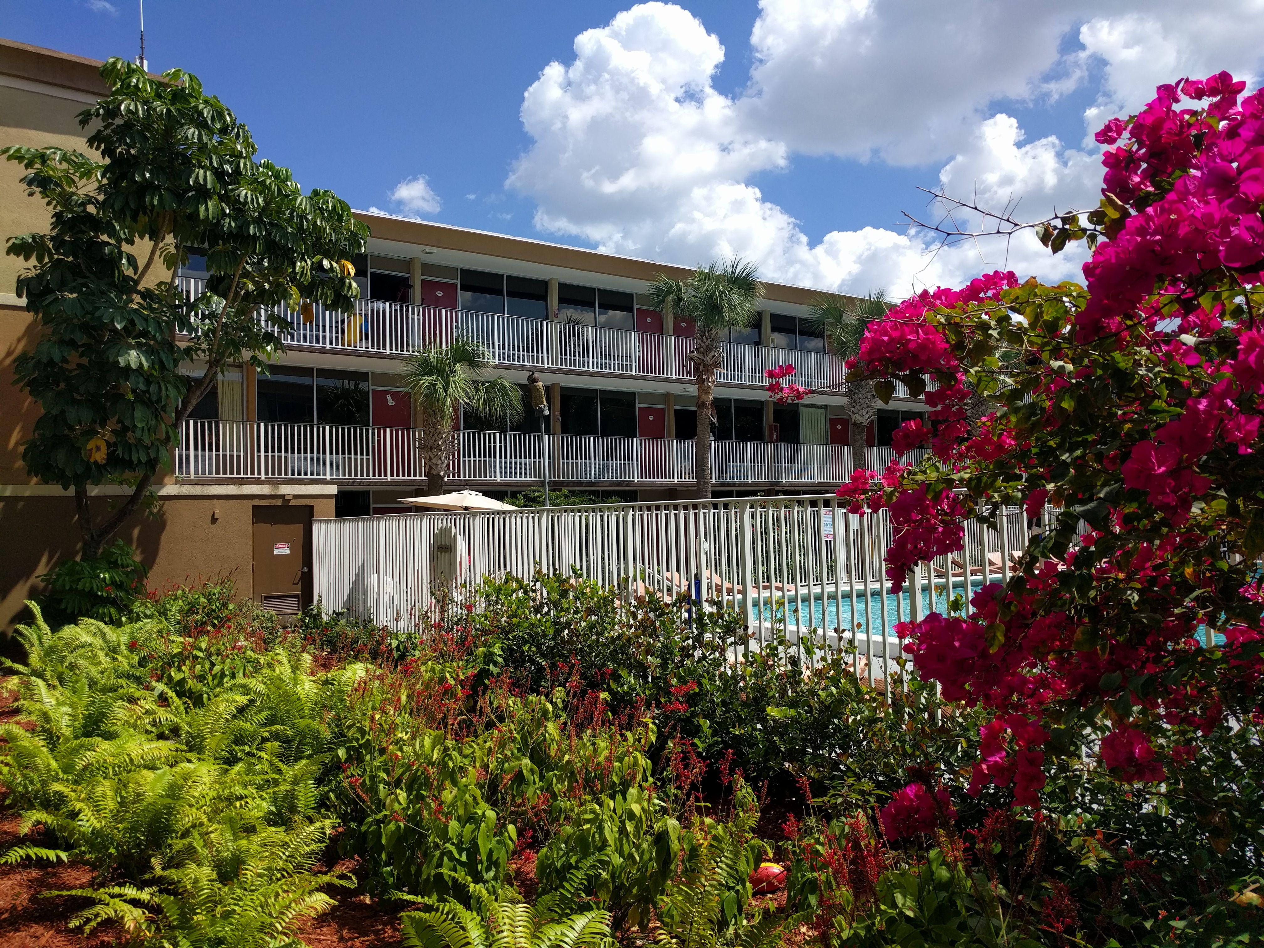 Red Carpet Inn Airport Fort Lauderdale Exterior photo