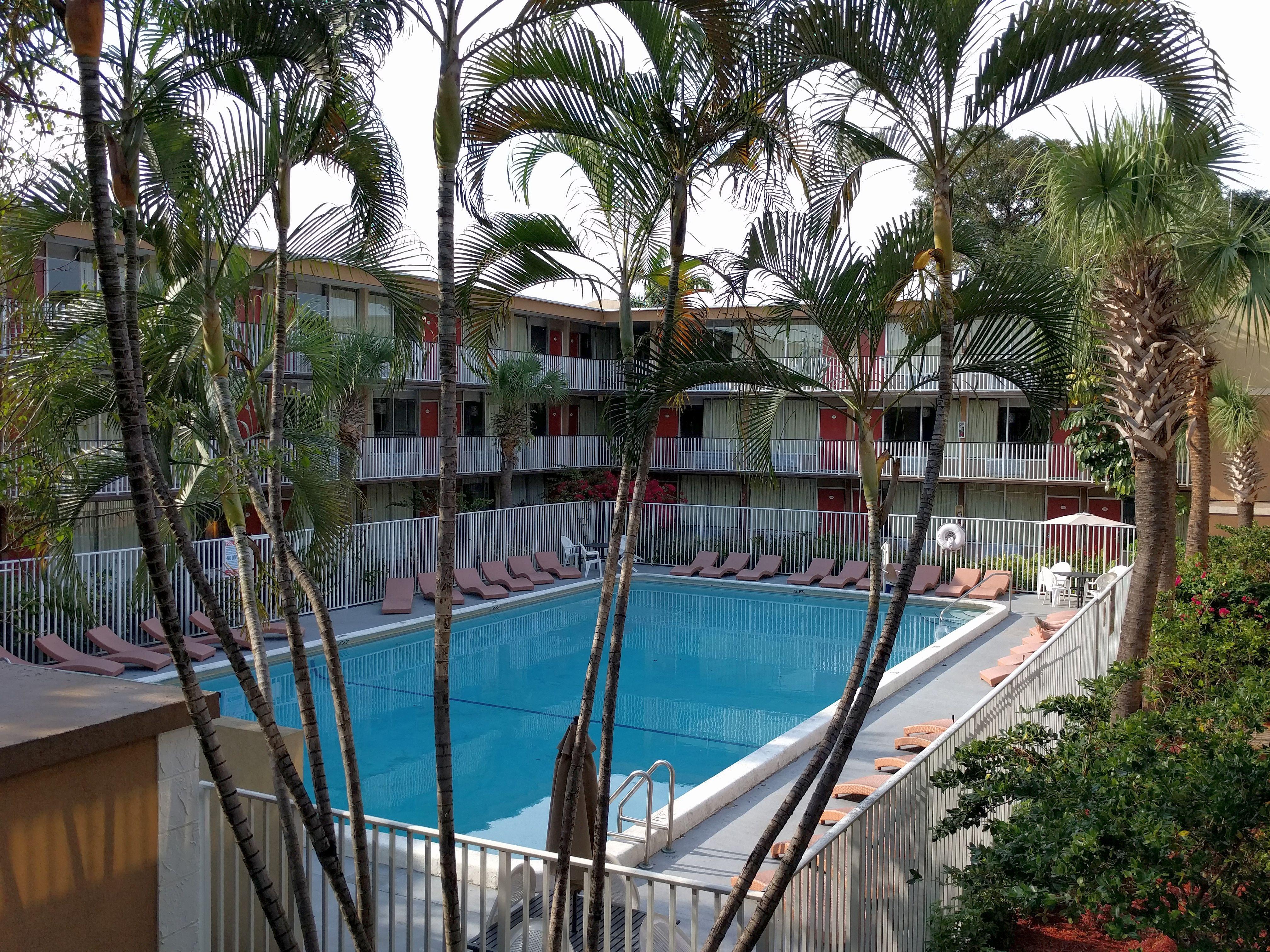 Red Carpet Inn Airport Fort Lauderdale Exterior photo